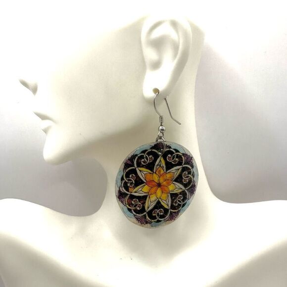 Flower circle earrings - Picture 8 of 9